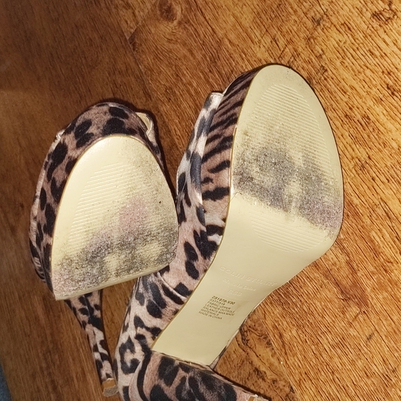 Colin Stuart cheetah peep toe pump - Picture 3 of 3